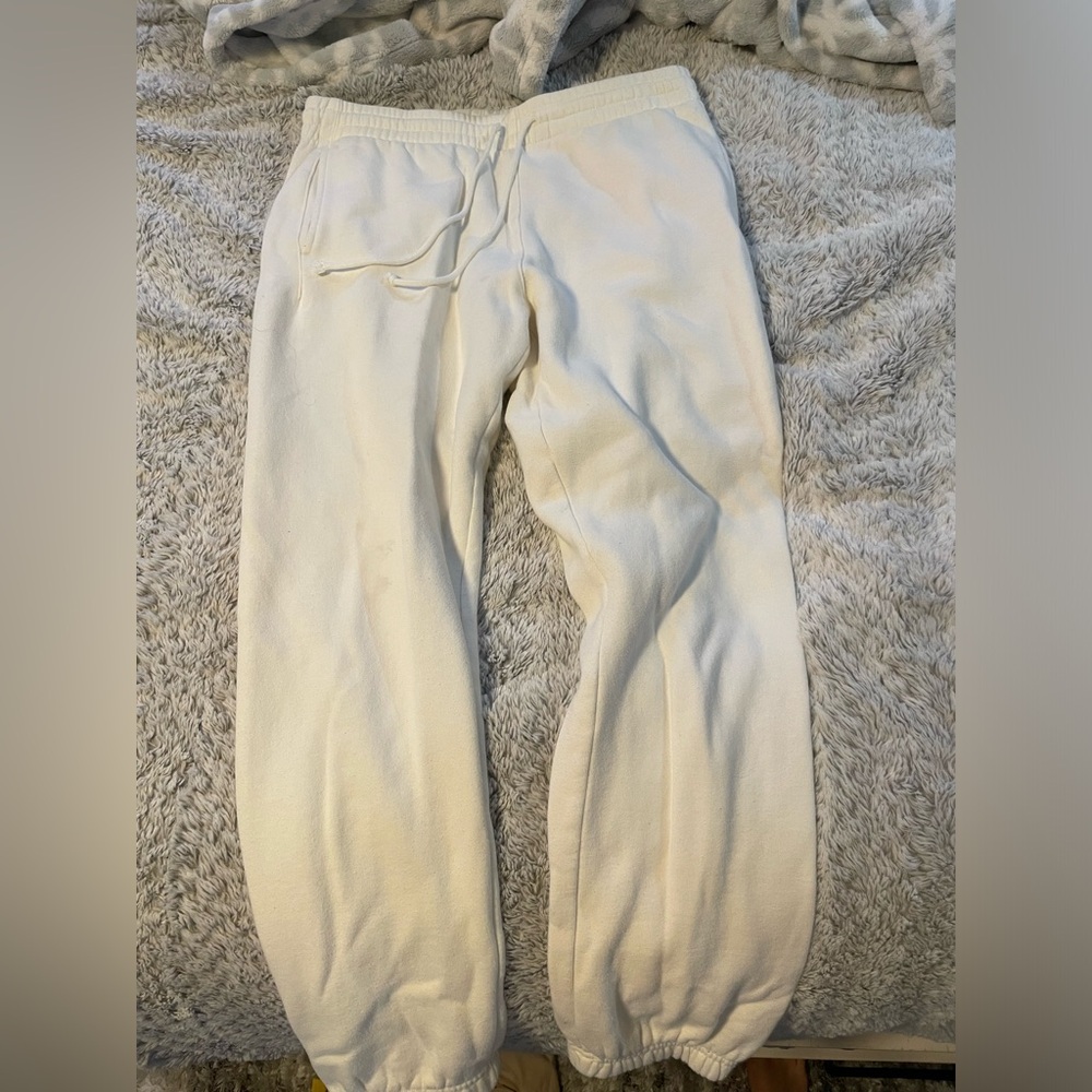 White pacsun sweatpants